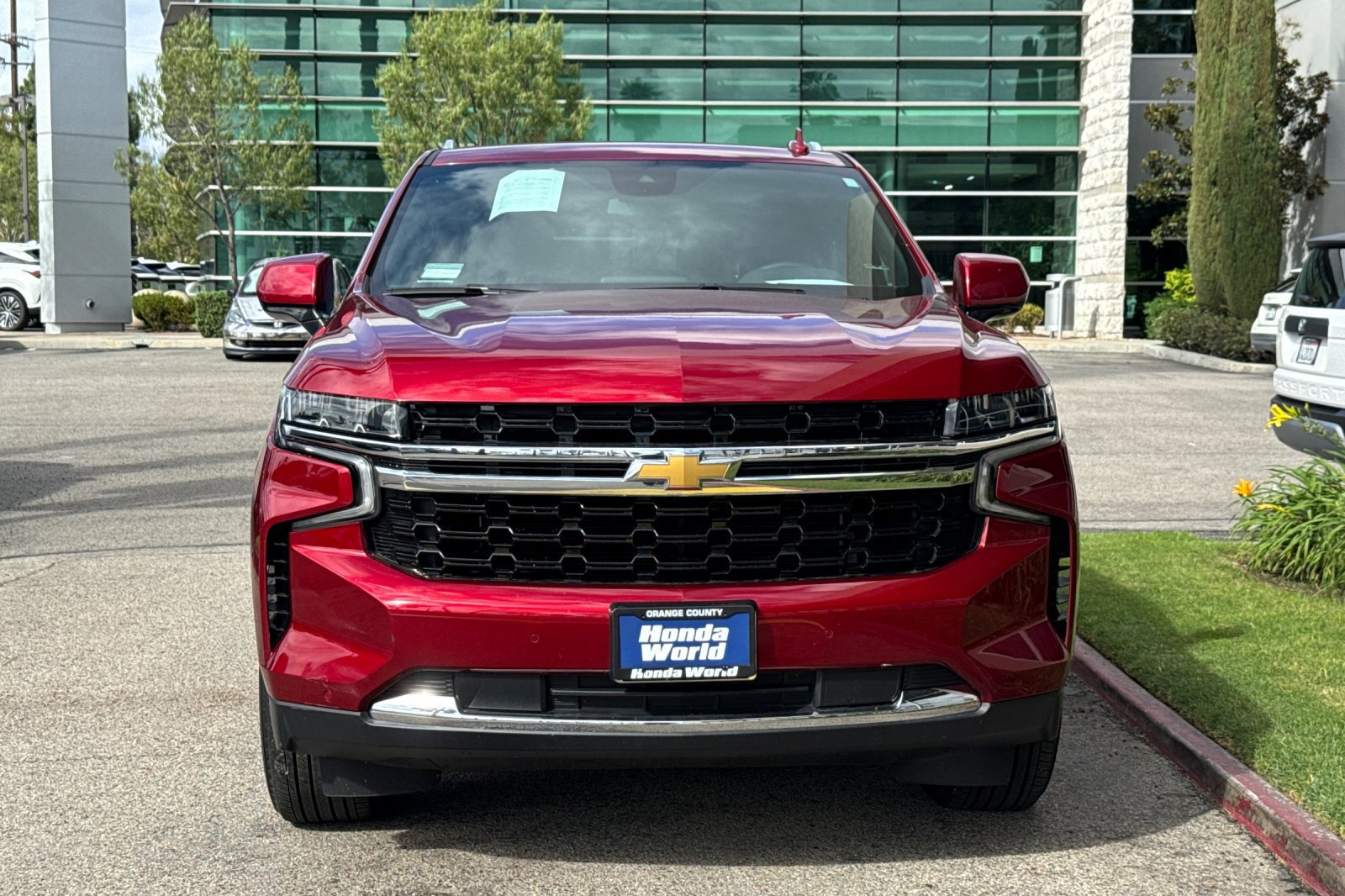 Used 2024 Chevrolet Tahoe LS RWD image 3
