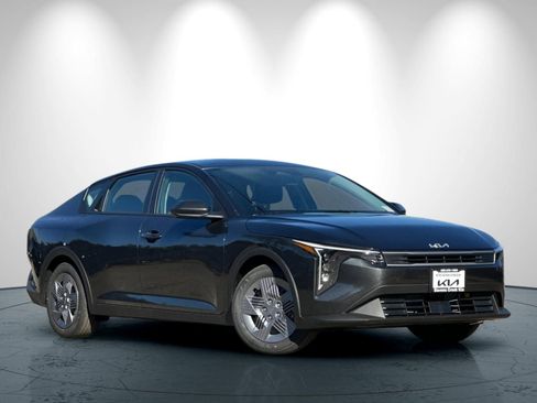 New 2026 Kia K4 LX image 2