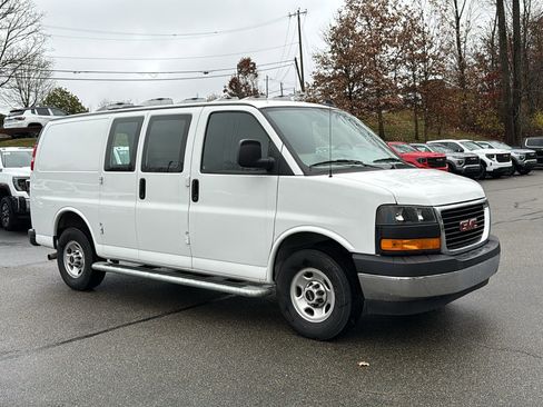 Used 2024 GMC Savana 2500 w/ Driver Convenience Package image 2