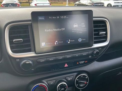 New 2026 Hyundai Venue SE image 7