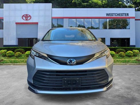 Certified 2023 Toyota Sienna LE image 8