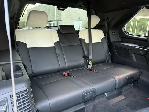 Used 2025 Toyota Sequoia Capstone AWD/4WD image 14