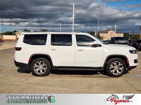 Used 2022 Jeep Wagoneer Series II image 7