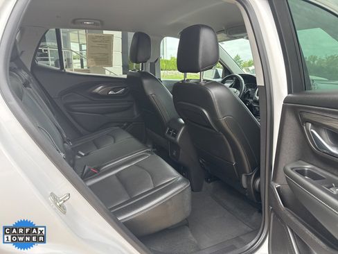 Used 2024 GMC Terrain SLT image 23