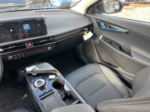 New 2025 Kia EV6 Light w/ Light LR Technology Package image 11