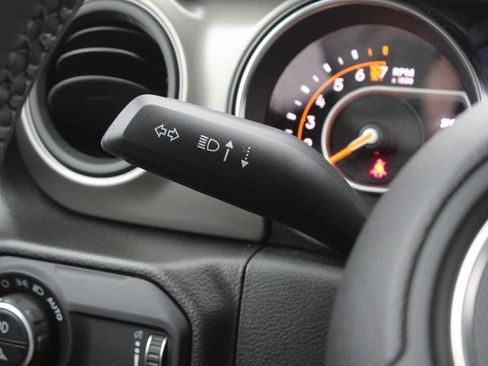 Used 2023 Jeep Gladiator Willys image 21