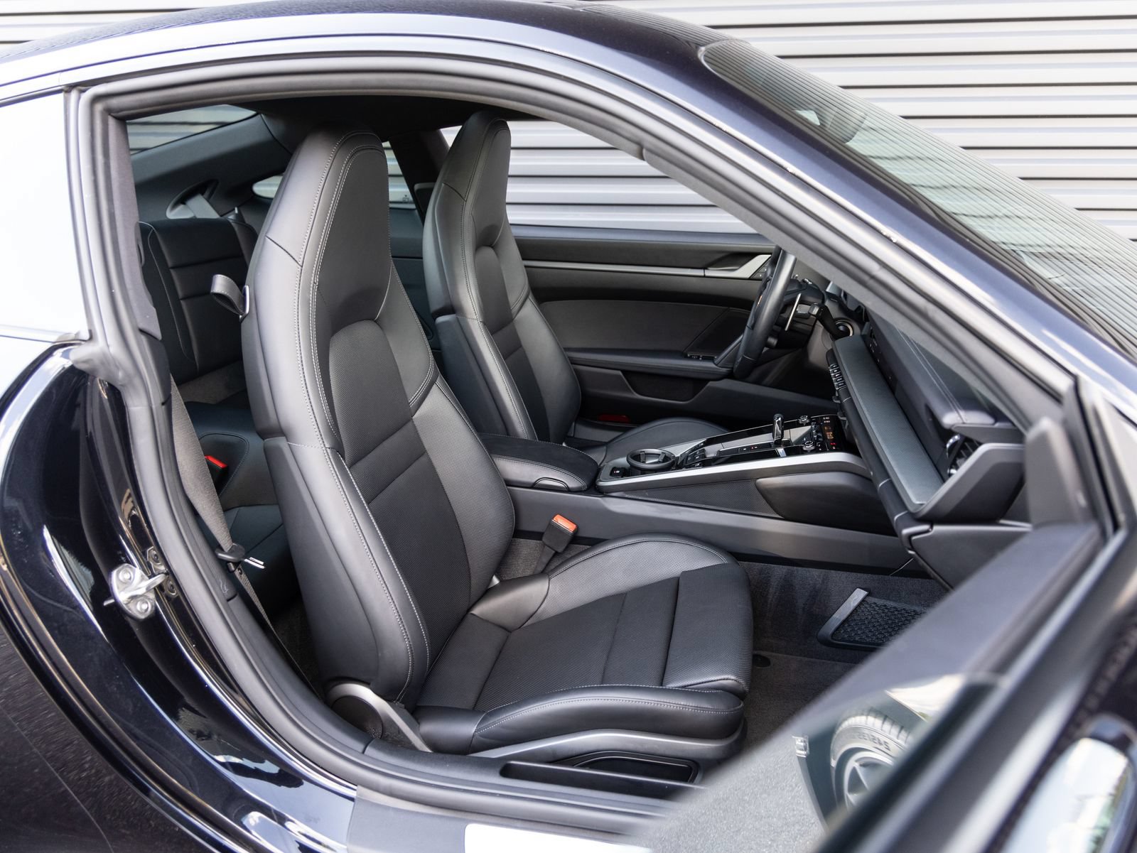 Certified 2024 Porsche 911 Carrera RWD image 31