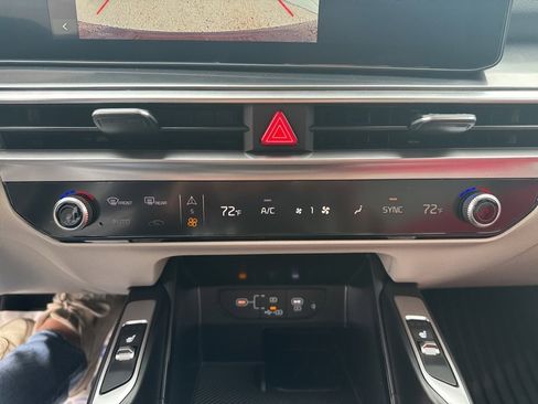 Used 2025 Kia Sorento S image 39