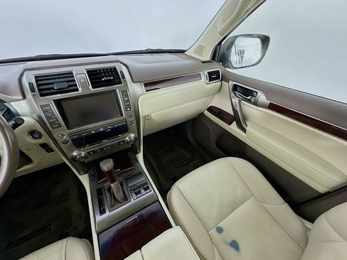 Used 2016 Lexus GX 460 w/ Premium Package AWD/4WD image 11