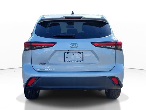 Used 2022 Toyota Highlander L image 5