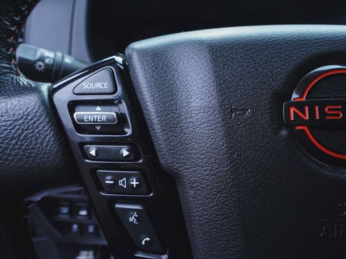 Used 2022 Nissan Frontier PRO-4X image 22