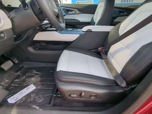 New 2026 Chevrolet Equinox EV LT image 9