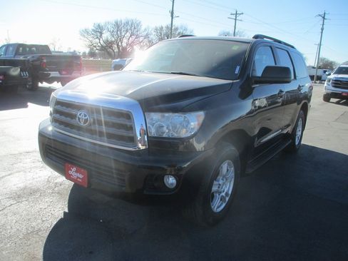Used 2015 Toyota Sequoia SR5 image 7