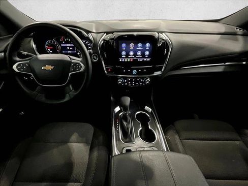 Used 2023 Chevrolet Traverse LT FWD image 16