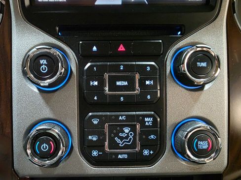 Used 2015 Ford F250 Lariat w/ Lariat Interior Package image 35