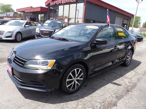 Used 2016 Volkswagen Jetta SE FWD image 1