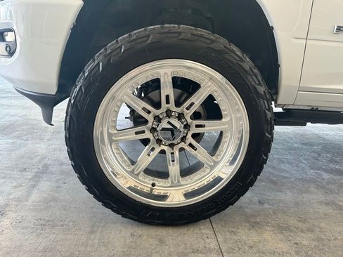 Used 2025 RAM 2500 Laramie AWD/4WD image 13