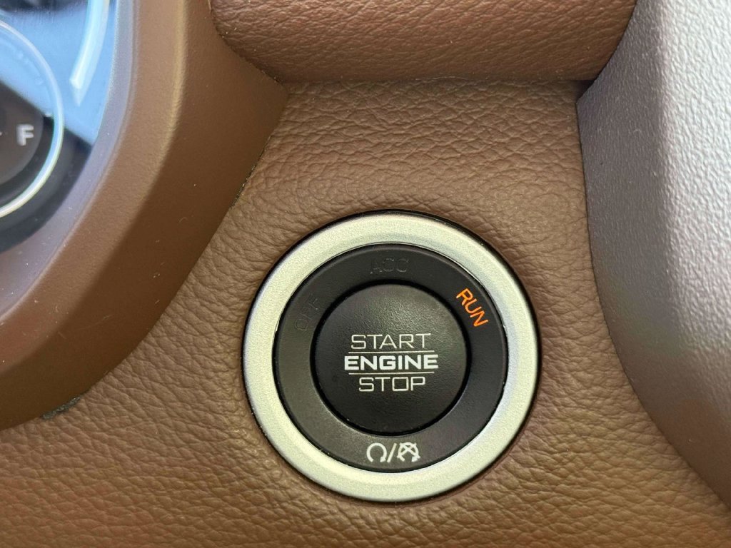Used 2019 RAM 1500 Laramie AWD/4WD image 22