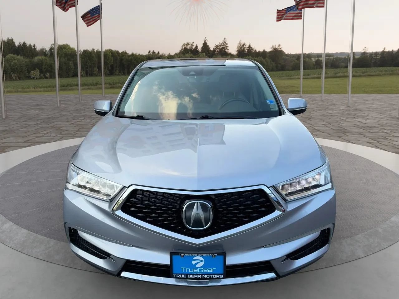 Used 2017 Acura MDX SH-AWD image 2