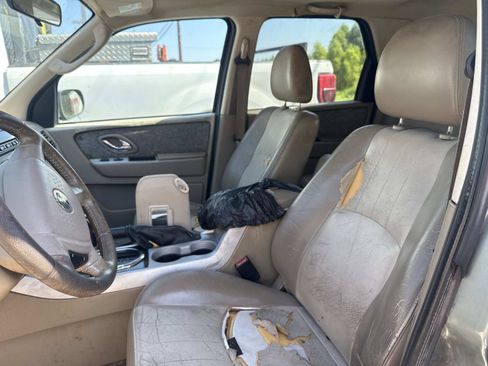 Used 2007 Mercury Mariner Luxury FWD image 3