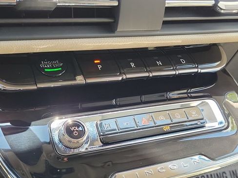 Certified 2025 Lincoln Corsair FWD image 25