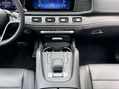 Certified 2024 Mercedes-Benz GLS 450 4MATIC image 24