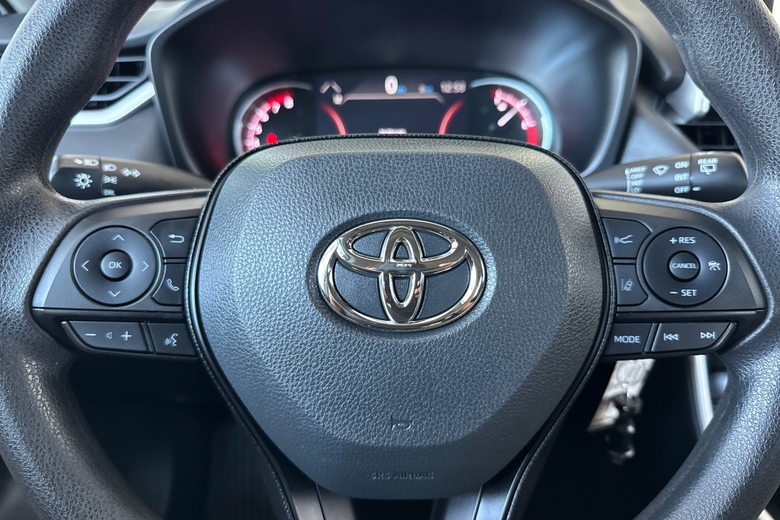 Certified 2023 Toyota RAV4 LE AWD/4WD image 27