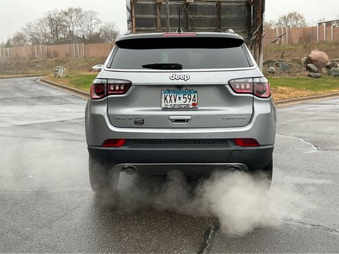 Used 2023 Jeep Compass Limited image 4