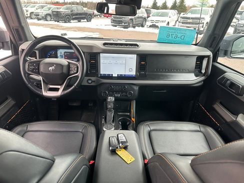Used 2023 Ford Bronco Badlands image 25