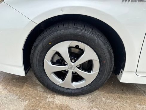 Used 2013 Toyota Prius Four FWD image 12