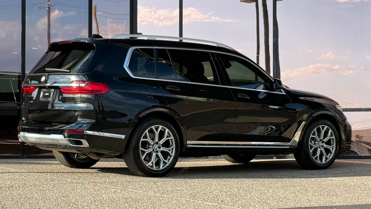 Used 2020 BMW X7 xDrive40i w/ Cold Weather Package AWD/4WD image 12
