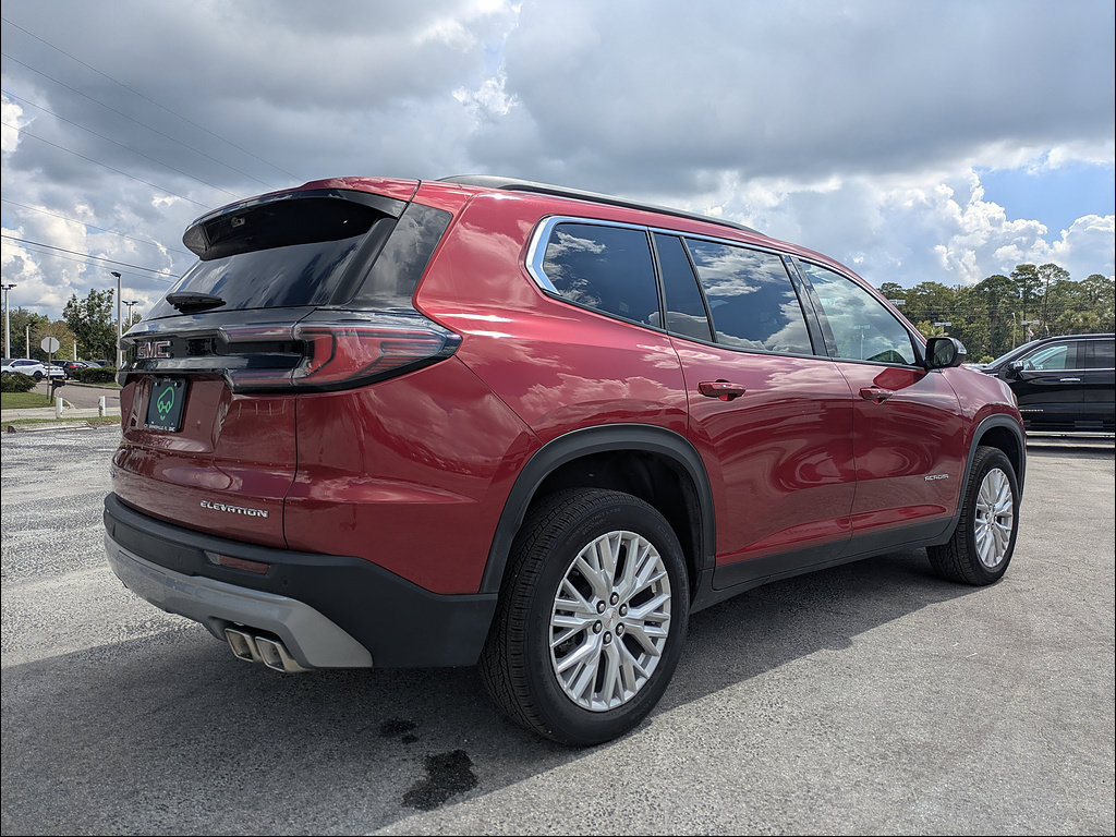 Used 2026 GMC Acadia Elevation w/ Elevation Premium Package FWD image 8