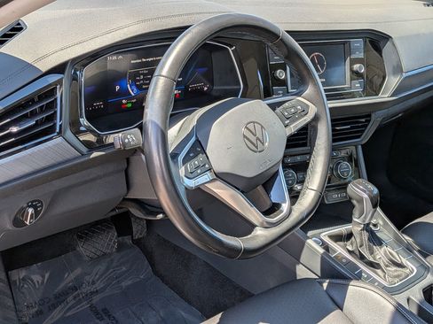 Used 2024 Volkswagen Jetta SE FWD image 14