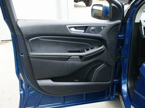 Used 2020 Ford Edge Titanium image 13