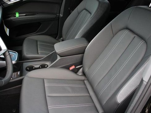Used 2025 Audi Q4 e-tron Premium Plus AWD/4WD image 19