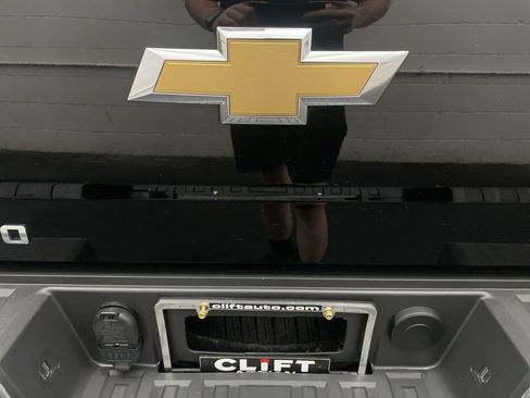 Used 2018 Chevrolet Silverado 1500 LT w/ All Star Edition AWD/4WD image 23