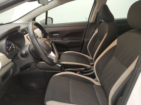 Used 2022 Nissan Versa SV w/ Trunk Package FWD image 17
