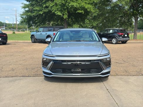Used 2025 Hyundai Sonata SEL FWD image 1