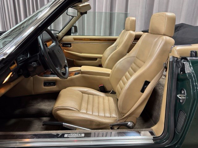 Used 1990 Jaguar XJS V12 Convertible RWD image 25