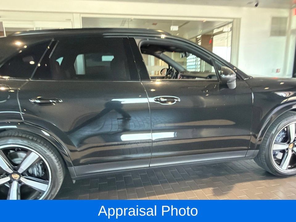 Certified 2026 Porsche Cayenne AWD/4WD image 7