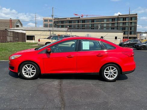 Used 2015 Ford Focus SE FWD image 3