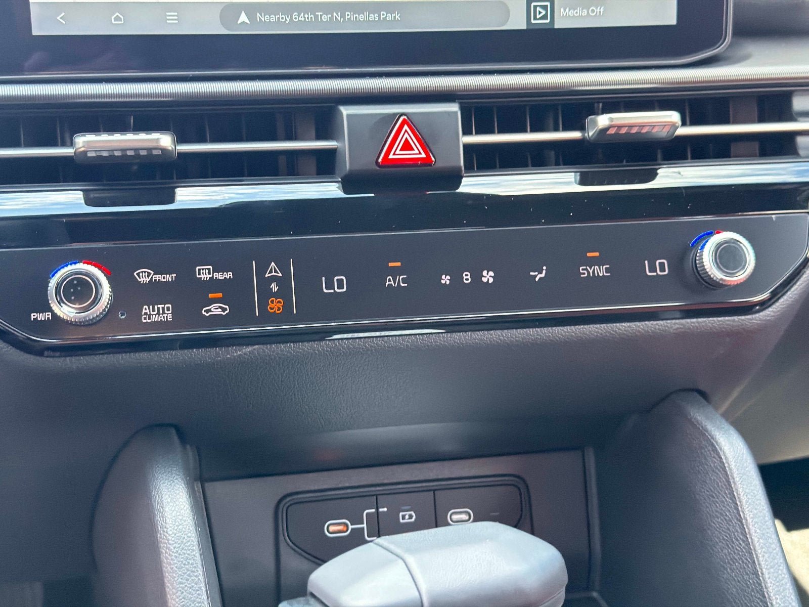 New 2026 Kia Sportage SX FWD image 23
