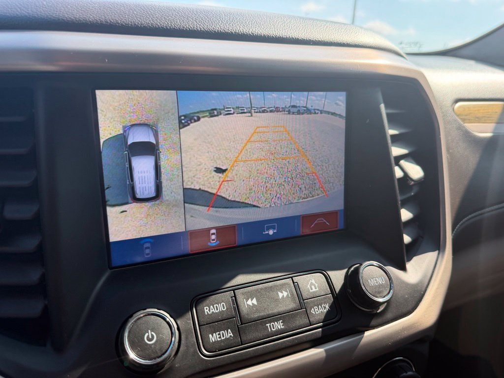 Used 2018 GMC Acadia Denali AWD/4WD image 16