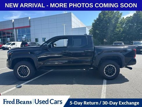 Used 2025 Toyota Tacoma TRD Off-Road AWD/4WD image 7