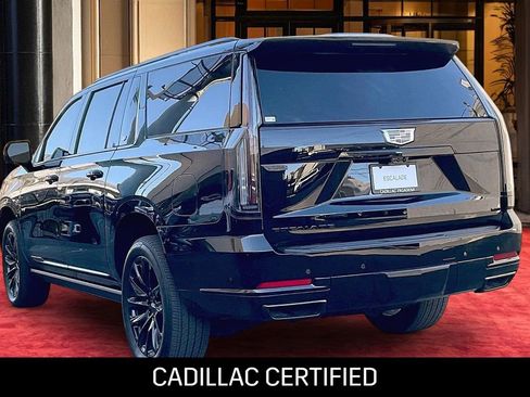 Used 2026 Cadillac Escalade ESV Sport w/ LPO, ONYX Package image 4