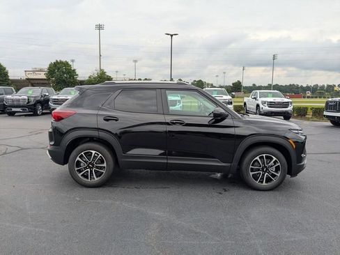 New 2026 Chevrolet TrailBlazer LT w/ LT Cold Weather Package image 2