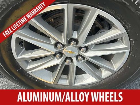 Used 2023 Chevrolet Traverse LT FWD image 7
