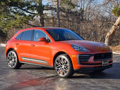 Used 2025 Porsche Macan image 9