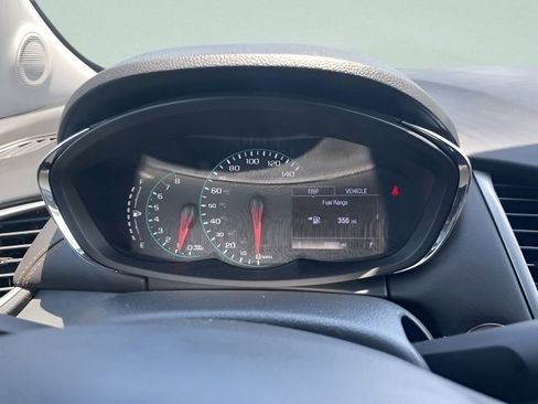 Used 2020 Chevrolet Trax LT w/ LT Convenience Package AWD/4WD image 19