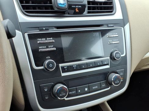 Used 2016 Nissan Altima 2.5 SL w/ Moonroof Package image 17